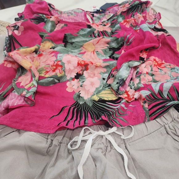 [ Rachel Roy] Women's,size XL new with tags CUTEST TROPICAL/ FLORAL BLOUSE🌺💠🌸 - Picture 16 of 16